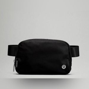 Lululemon belt bag SOLD